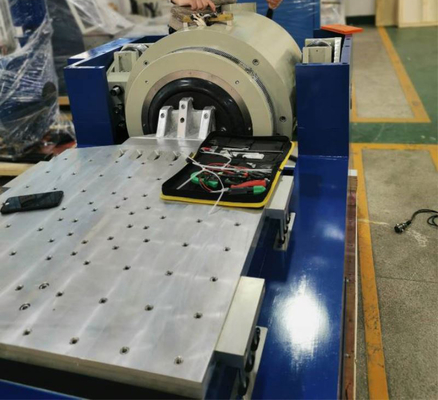 Bon prix Système d'essai de vibrations automobiles de 20 kN avec table de 500x500 mm en ligne